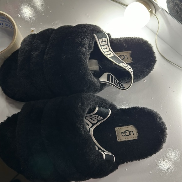 UGG used fluff yeah slides. 8/10 condition - Picture 2 of 3
